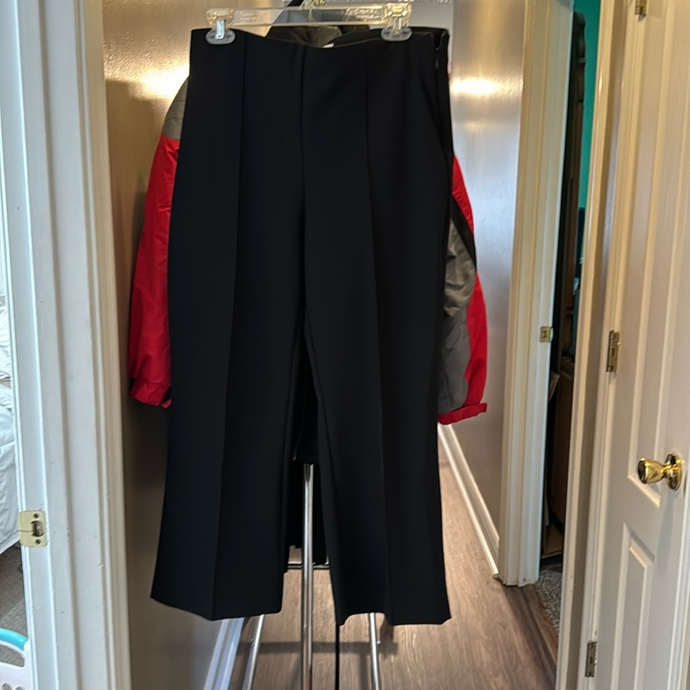 Black wide leg cropped pants
